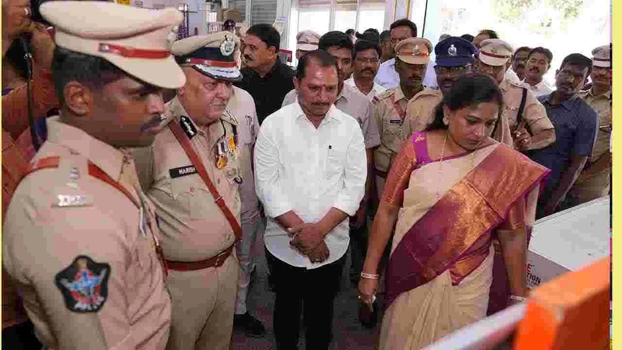 Anitha: అనంతపురం జిల్లాలో హోంమంత్రి అనిత పర్యటన