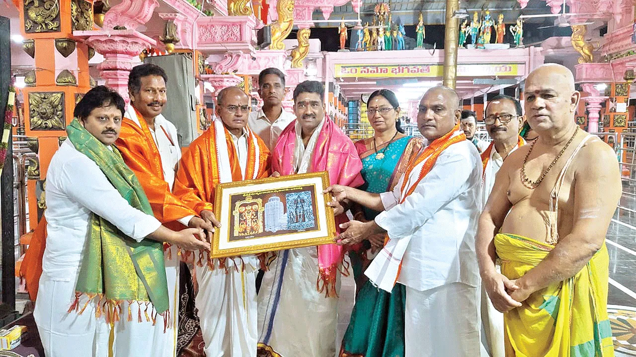 Nandamuri Ramakrishna ఆదిత్యుని సన్నిధిలో నందమూరి రామకృష్ణ