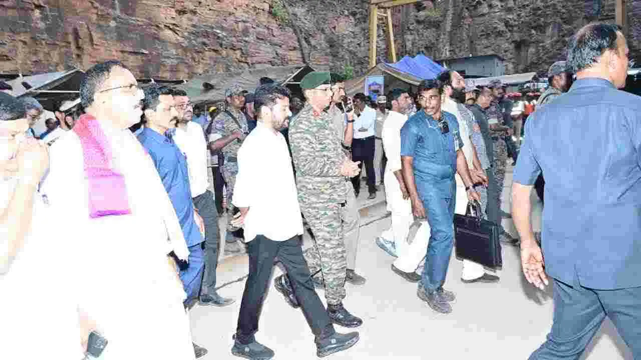 CM Revanth Reddy : ఎస్ఎల్బీసీలో అవసరమైతే రోబోలను వాడుతాం.. అధికారులకు సీఎం రేవంత్ కీలక ఆదేశాలు