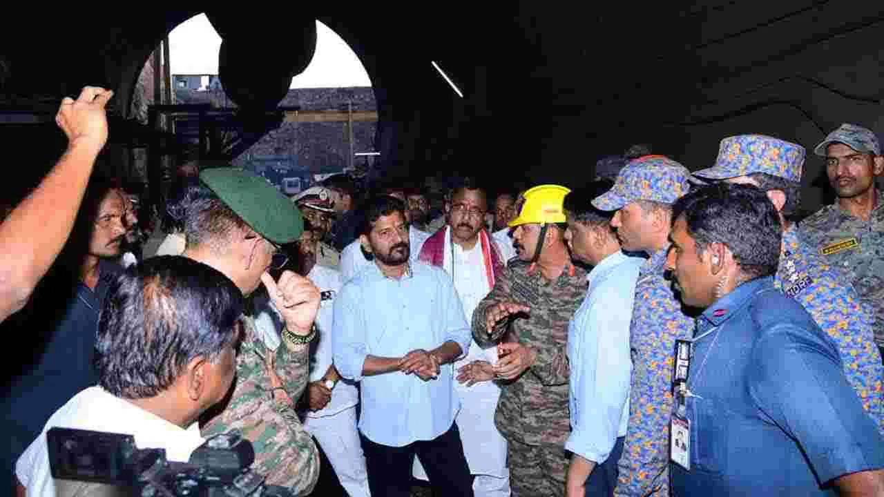 CM Revanth Reddy : ఎస్ఎల్బీసీలో అవసరమైతే రోబోలను వాడుతాం.. అధికారులకు సీఎం రేవంత్ కీలక ఆదేశాలు