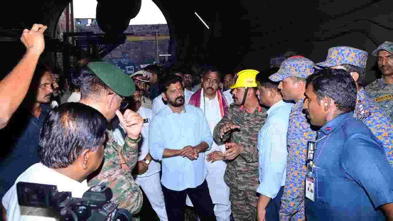 CM Revanth Reddy : ఎస్ఎల్బీసీలో అవసరమైతే రోబోలను వాడుతాం.. అధికారులకు సీఎం రేవంత్ కీలక ఆదేశాలు