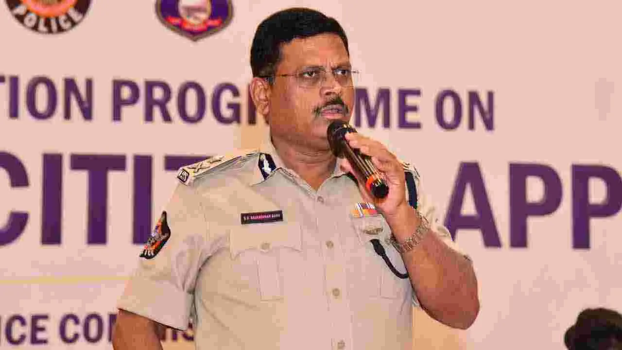 Vijayawada: వందల ఫోన్లు రికవరీ.. మెుబైల్ దొంగతనాలపై సీపీ రాజశేఖర బాబు ఏం చెప్పారంటే..