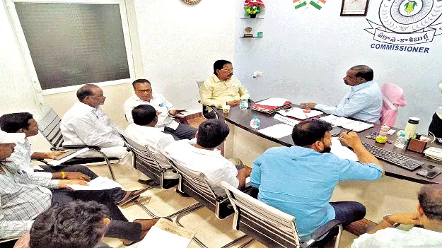 Development works మునిసిపాలిటీలో అభివృద్ధి పనులకు శ్రీకారం