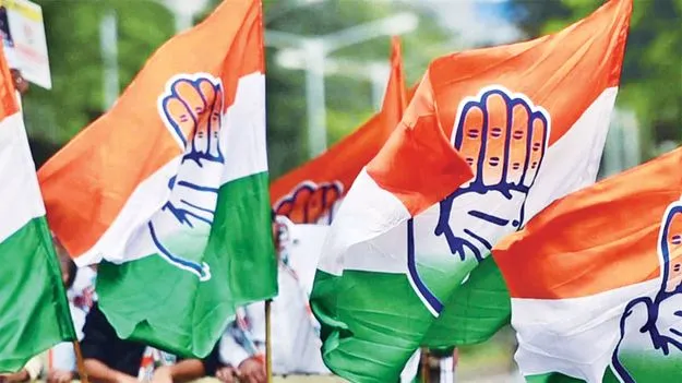 మీనాక్షమ్మా.. ఇటు చూడమ్మా