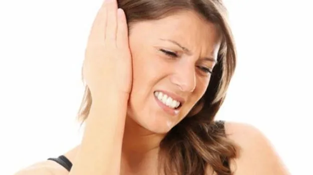 Tips to Clean Ears: ఈ సులభమైన చిట్కాలతో మీ చెవుల్లోని మురికిని మీరే శుభ్రం చేసుకోవచ్చు.. 