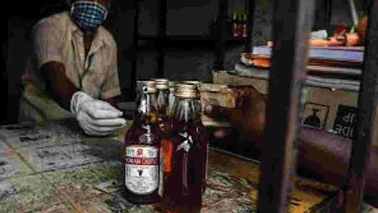 Cheap Liquor: ప్రాణం తీసిన చీప్ లిక్కర్ !