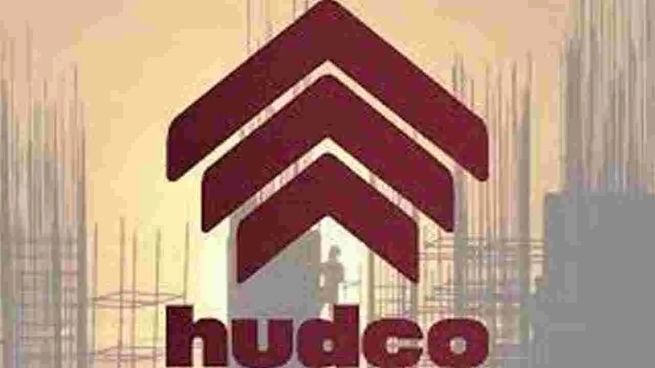 HUDCO: ప్రభుత్వానికి రుణ మంజూరు పత్రాలు అందజేసిన హడ్కో ప్రతినిధులు