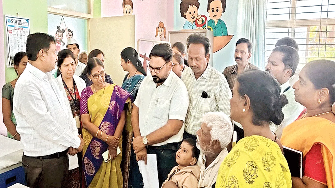 డైస్ను పరిశీలించిన న్యాయాధికారి