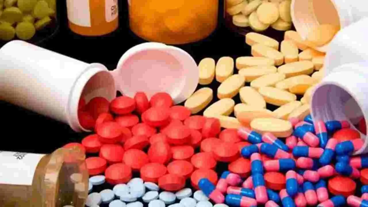 Fake Medicines : మెడిసిన్స్ కొనేటప్పుడు ఈ ట్రిక్ గుర్తుంటే.. నకిలీ ఔషధాలు ఏవో తెలుసుకోవచ్చు..