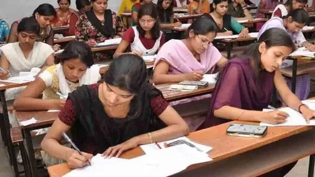 Inter Exams: ఇంటర్ పరీక్షలకు సర్వం సిద్దం.. విద్యార్థుల కోసం హెల్ప్ లైన్ నెంబర్