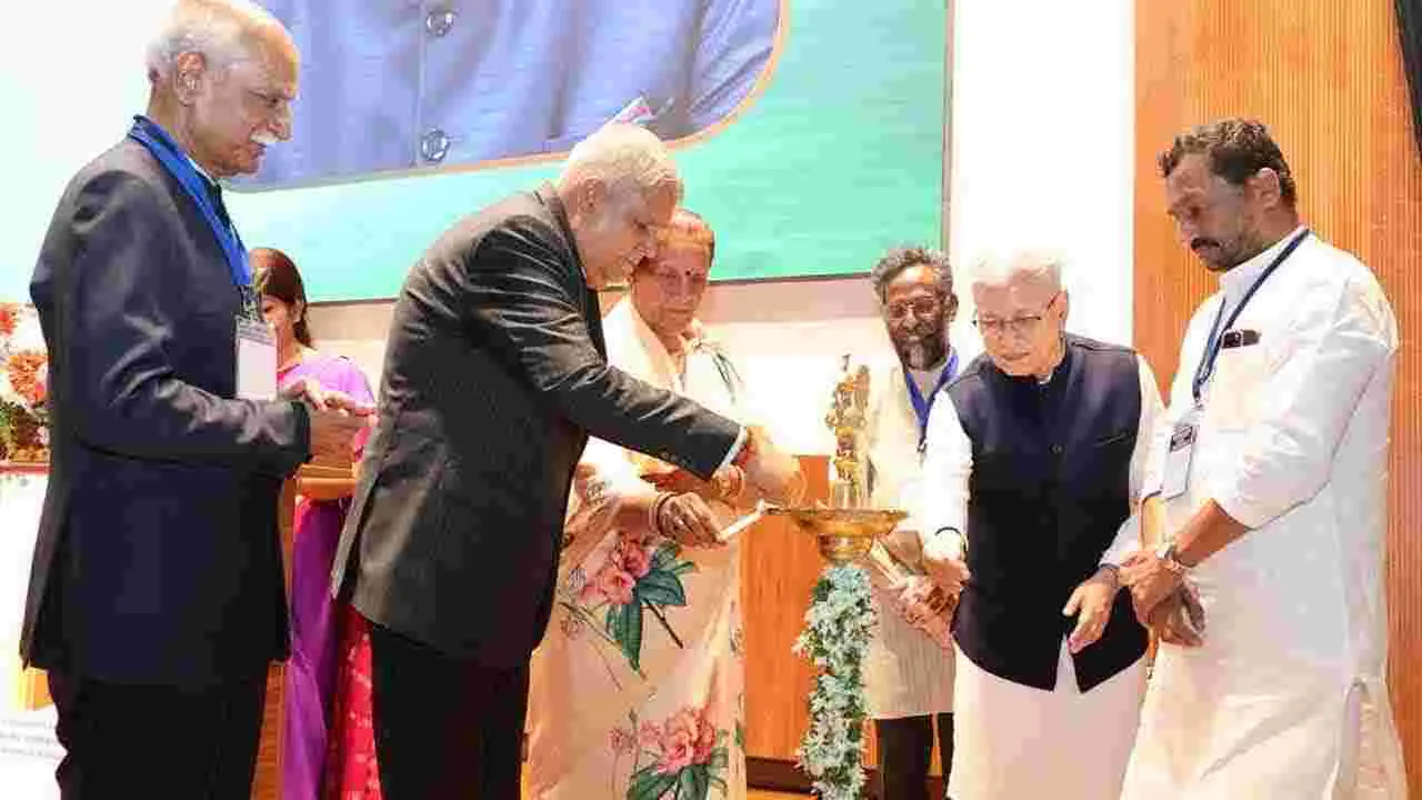 Jagdeep Dhankhar: సంగారెడ్డి ఐఐటీహెచ్‌‌ను సందర్శించిన ఉపరాష్ట్రపతి జగదీప్ ధన్కర్ 