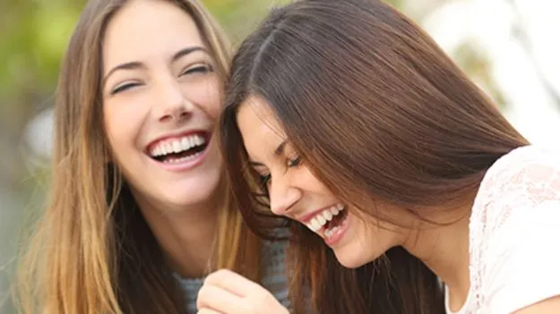 Laughter: ఇలా రోజుకు 15 నిమిషాలు ఉన్నా చాలు.. బరువు తగ్గవచ్చు..