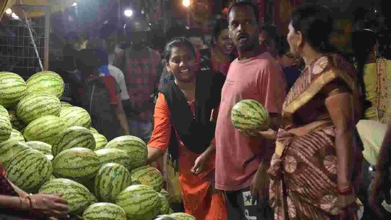 శివయ్య దర్శనానికి.. ఆలయాలు ముస్తాబు