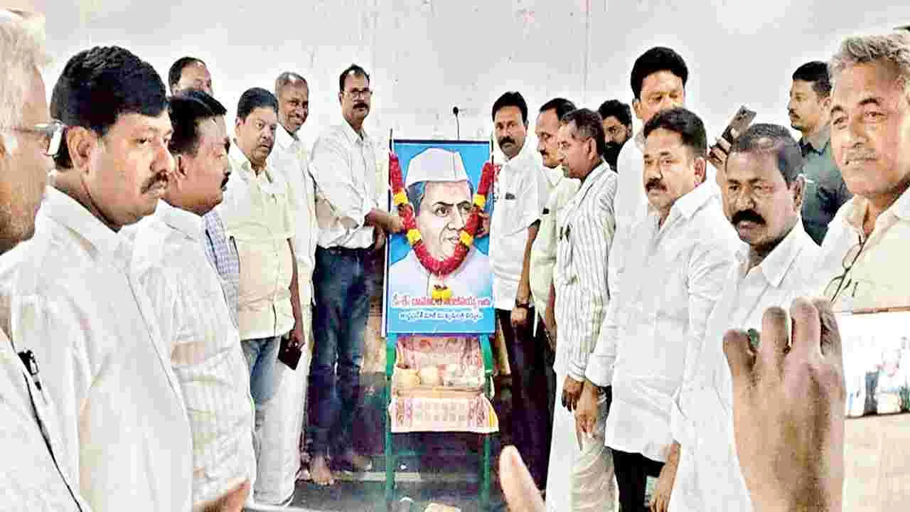 ఆదర్శప్రాయుడు దామోదరం సంజీవయ్య