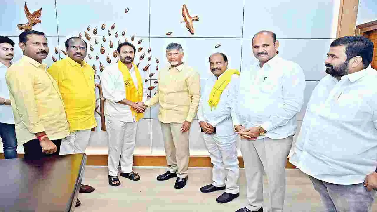 సైకిలెక్కిన ఆళ్ల నాని