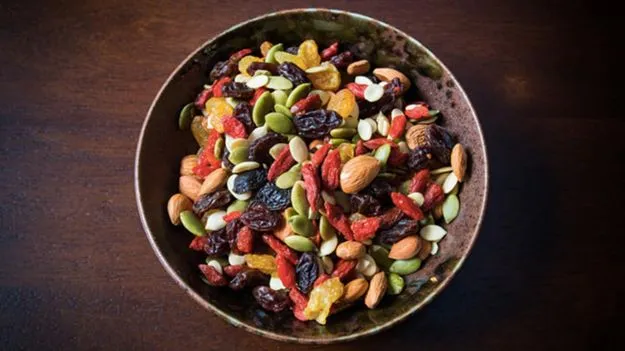 Benefits of Nuts and Seeds: ఉదయాన్నే నానబెట్టిన గింజలు ఎందుకు తినాలి..
