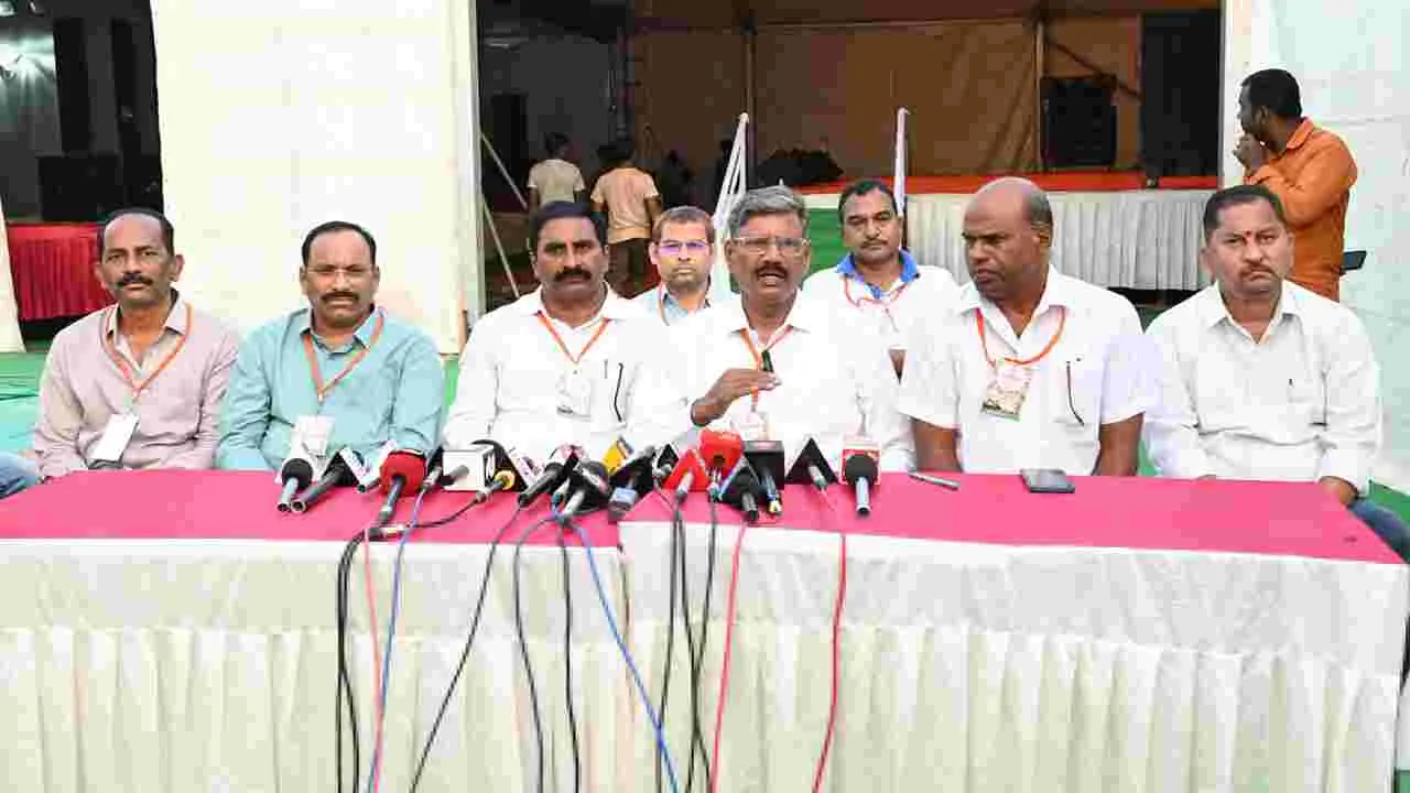 స్వదేశీ మేళాను విజయవంతం చేయాలి