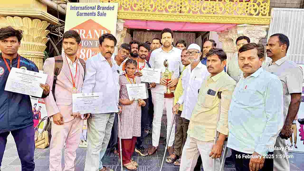 జాతీయ స్థాయి పోటీల్లో ప్రతిభ చాటండి