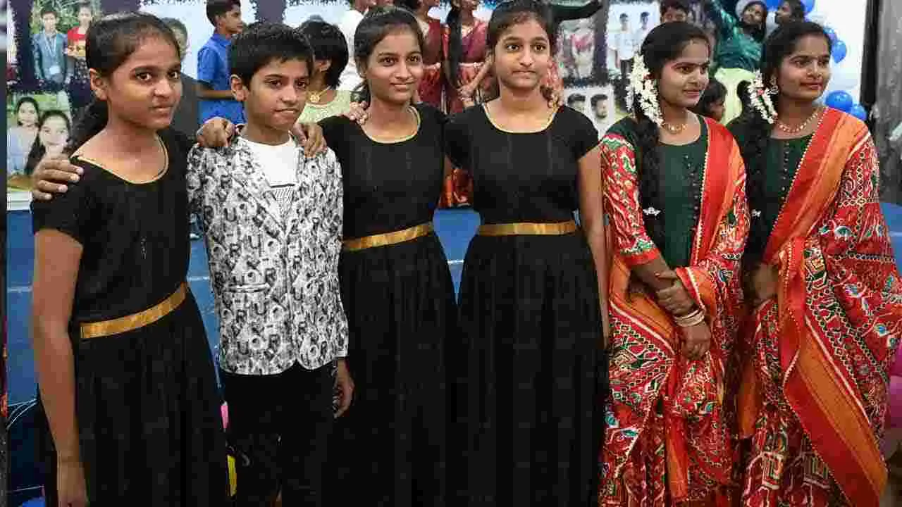  Twins Day: కవలల పండుగ.. ఇన్ని వేలమంది ఉన్నారా..