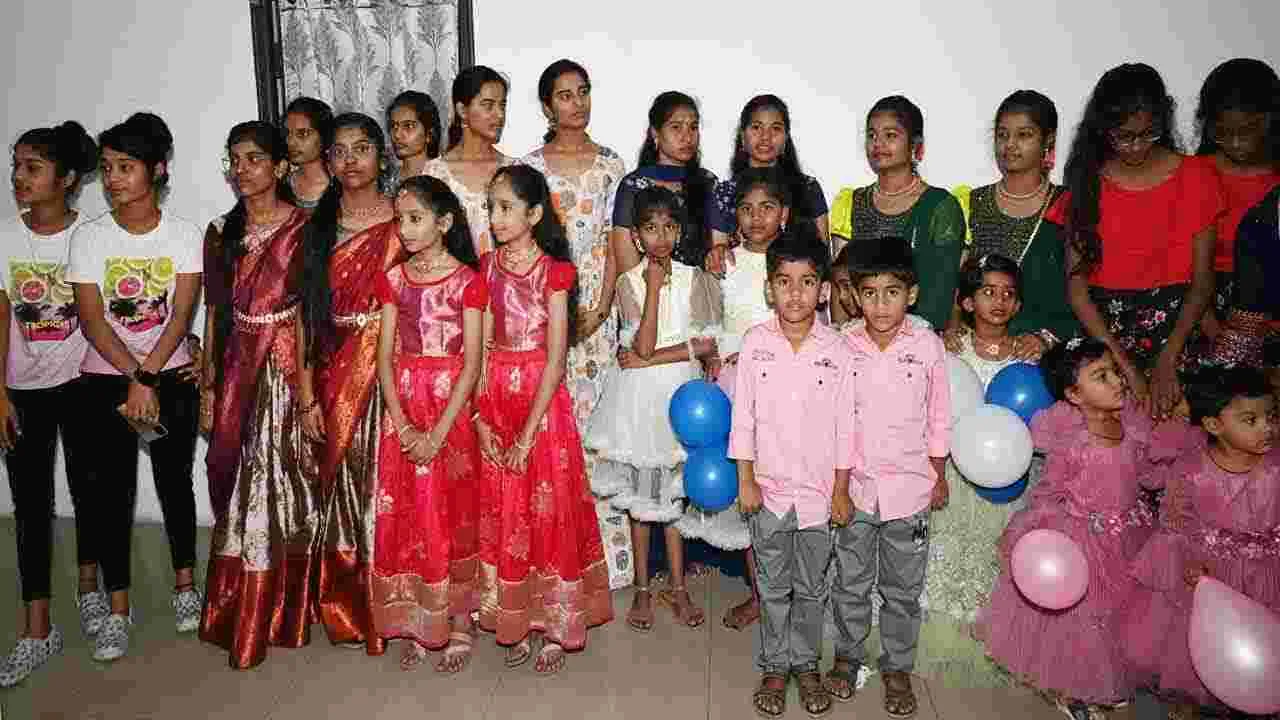  Twins Day: కవలల పండుగ.. ఇన్ని వేలమంది ఉన్నారా..