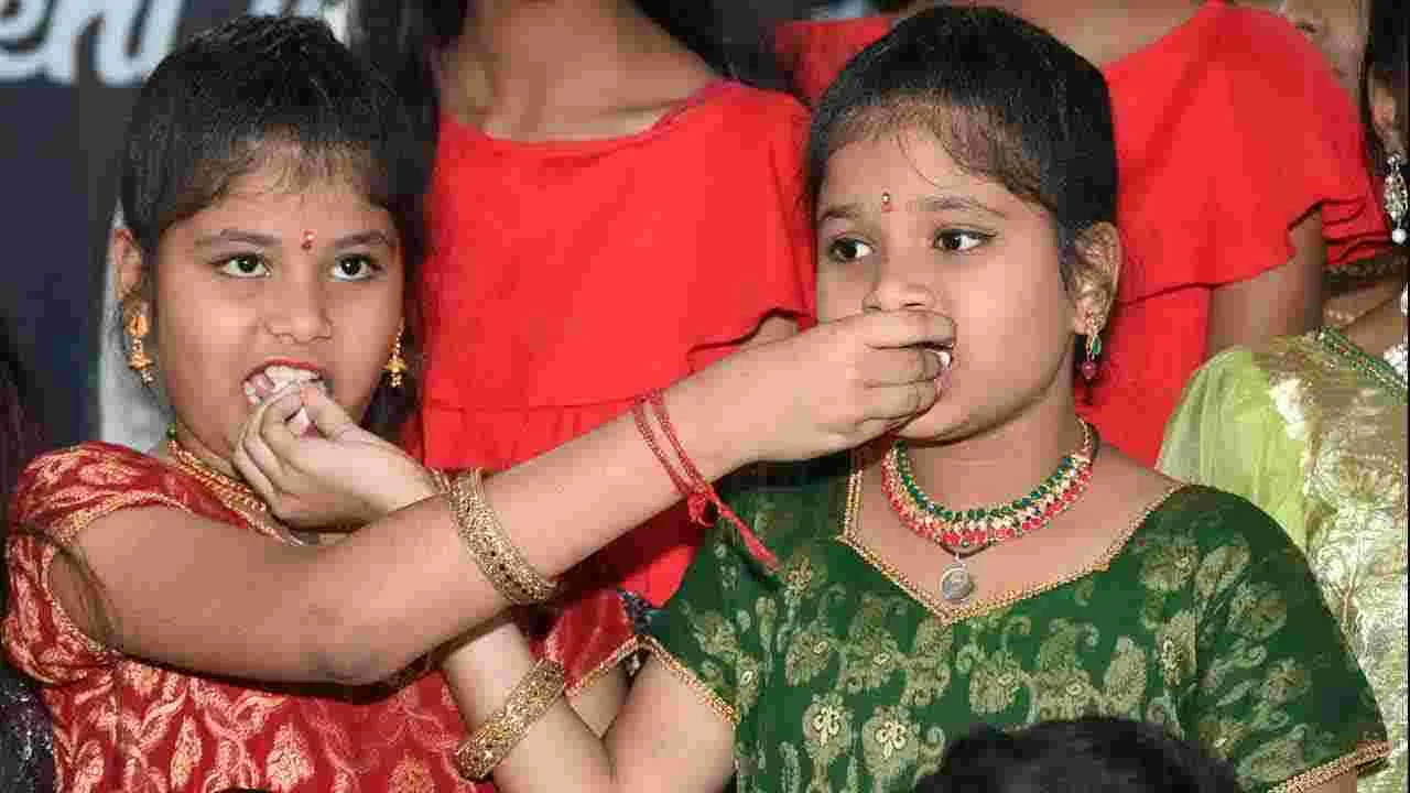  Twins Day: కవలల పండుగ.. ఇన్ని వేలమంది ఉన్నారా..
