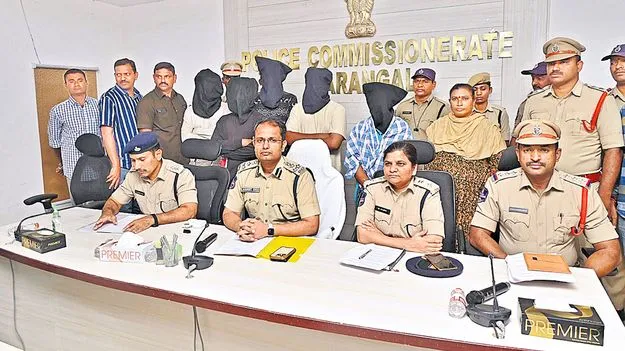 Warangal Police : అనాథ బాలికలే టార్గెట్‌