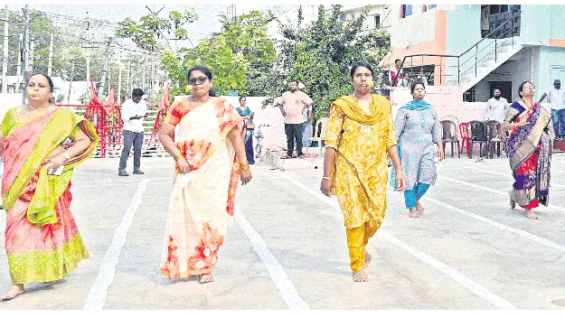 మహిళా జోష్..