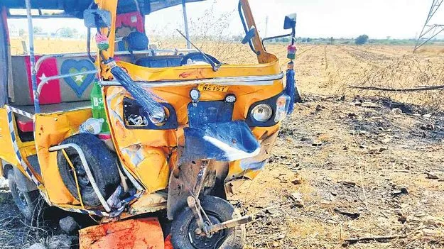Anantapur Accident: అక్కాచెల్లెళ్లను మింగేసిన అతివేగం!