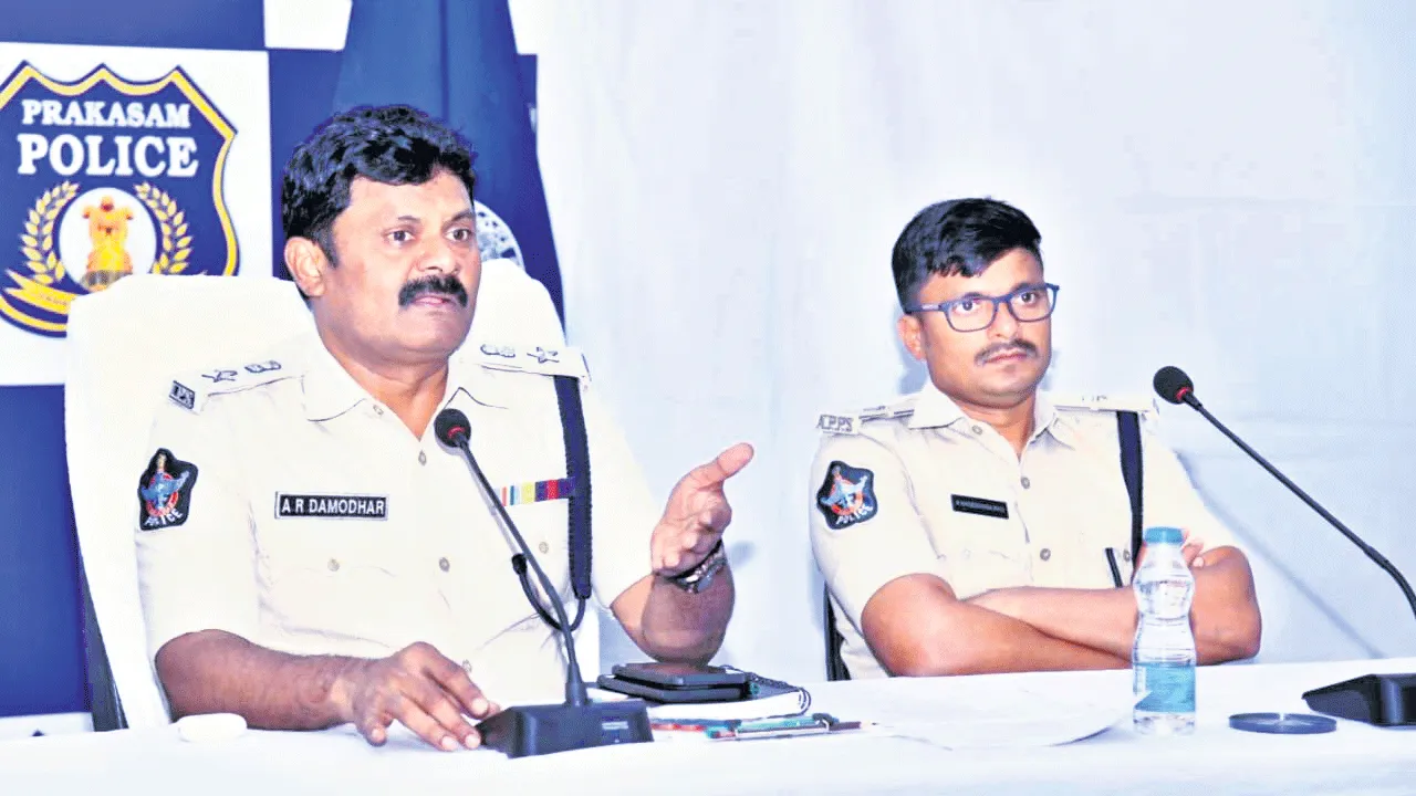 పెండింగ్ కేసులపై దృష్టిసారించాలి