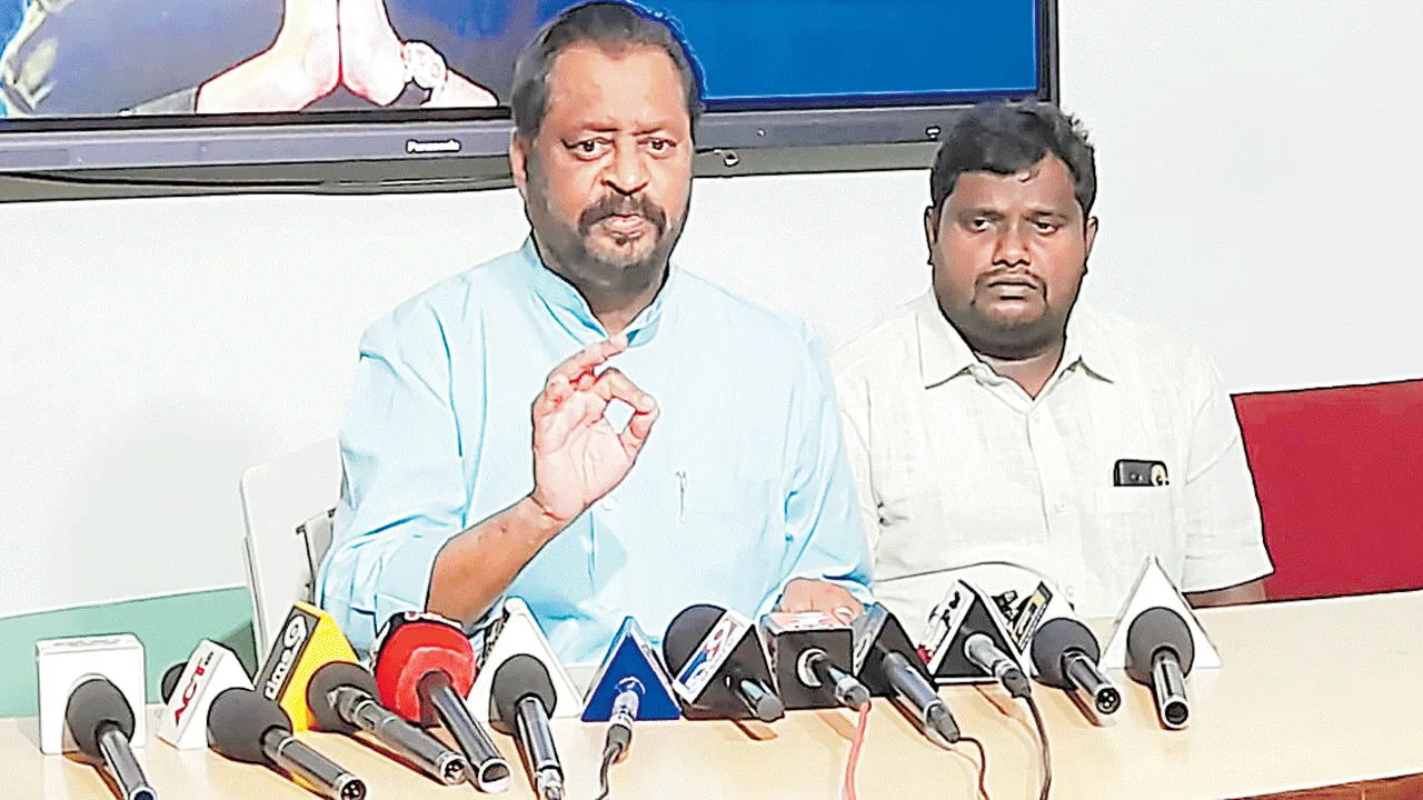 ఎమ్మెల్సీ ఎన్నికల నామినేషన్ ప్రక్రియలో రాజకీయం