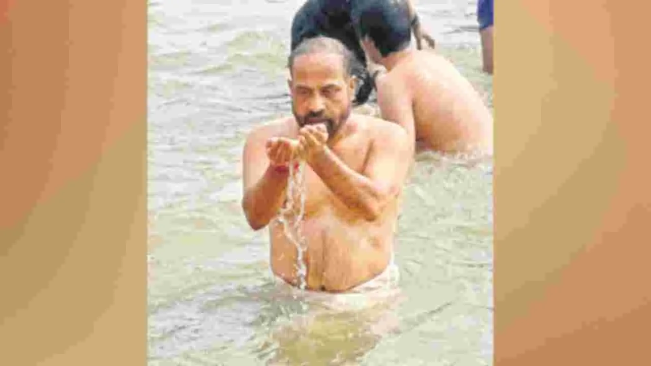 Pilgrimage : మహా కుంభమేళాలో మంత్రి సత్యకుమార్