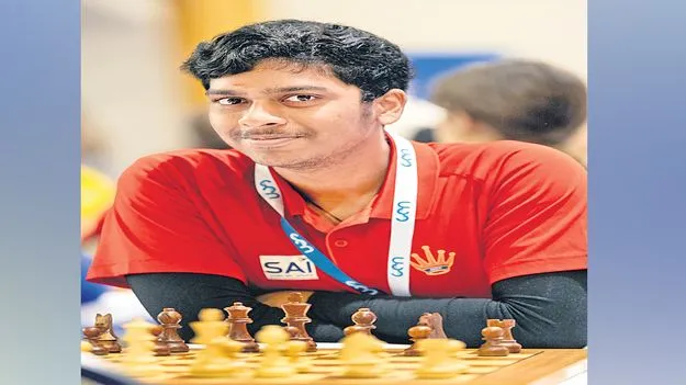  Championship: వరల్డ్‌ జూనియర్‌ చెస్‌ చాంపియన్‌ ప్రణవ్‌