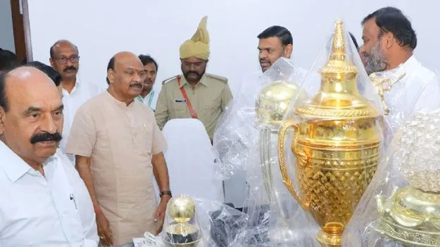 ప్రతి జిల్లాలో క్రీడా స్టేడియం: స్పీకర్‌ అయ్యన్న