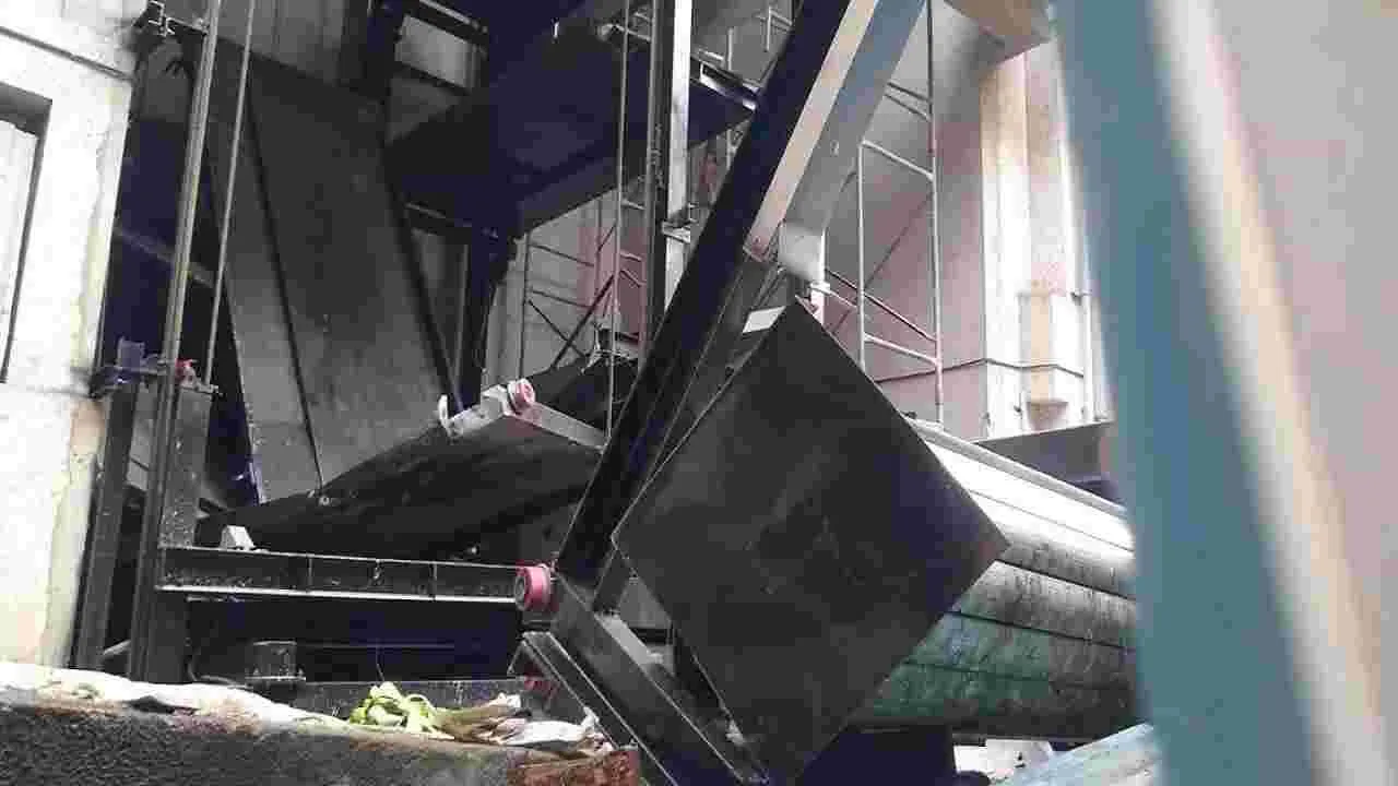  Anaparthi: ప్రాణం తీసిన లిఫ్ట్‌