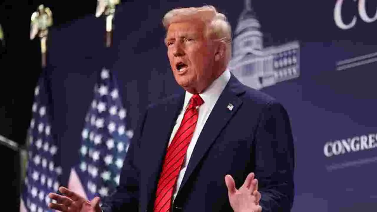 Donald Trump : ఇజ్రాయెలే మాకు అప్పగిస్తుంది