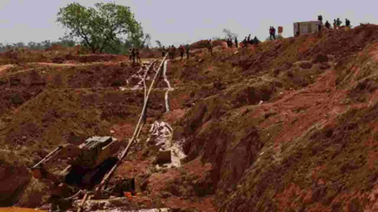Mali : మాలిలో బంగారం గని కూలి 42 మంది మృతి