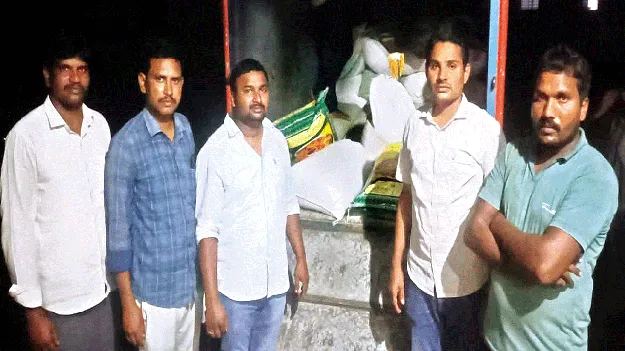 PDS rice 2,700 కిలోల పీడీఎస్ బియ్యం పట్టివేత