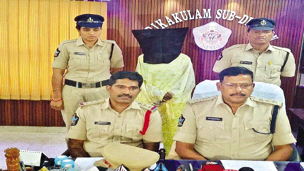 వేధింపులు తాళలేకే హత్య