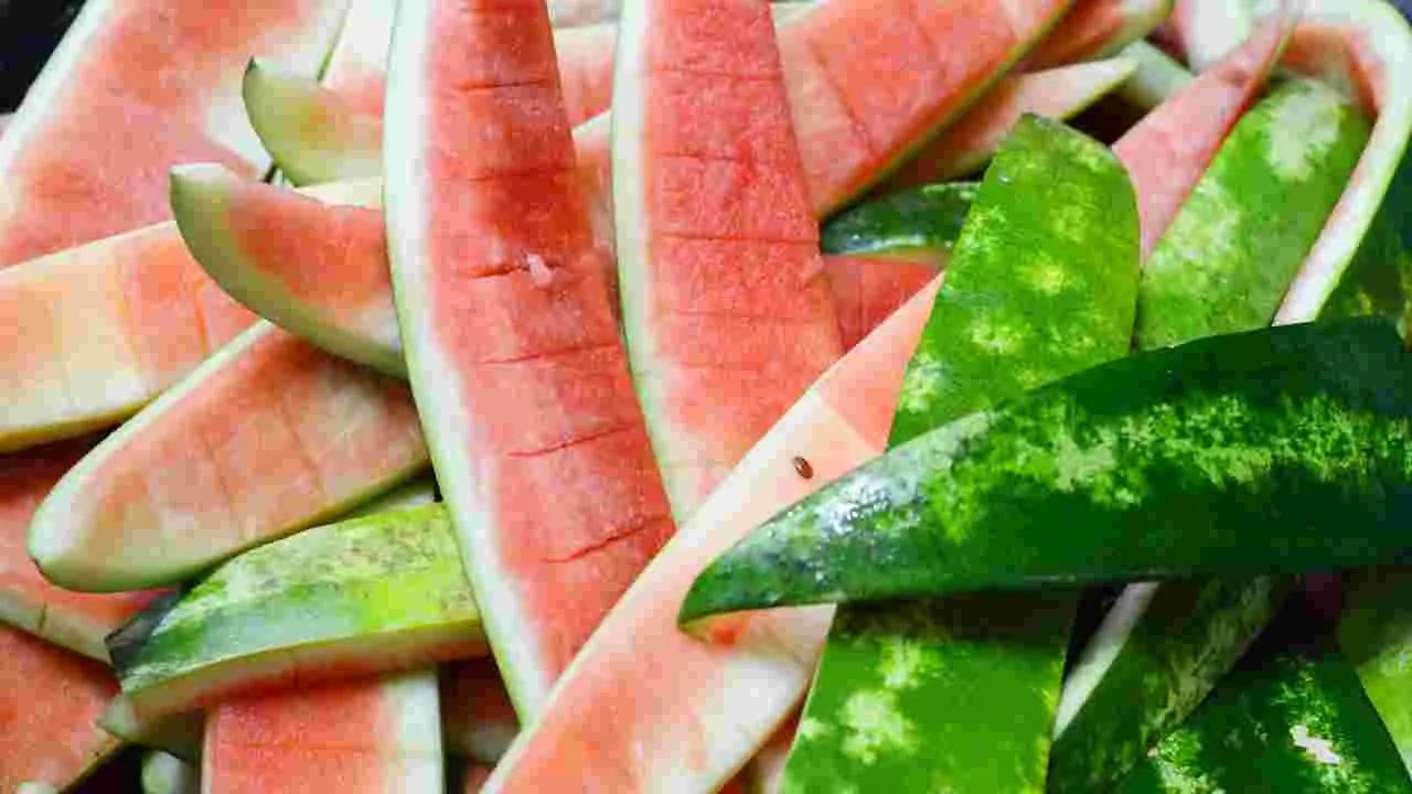 Watermelon: పుచ్చకాయ తొక్క కూడా ఆరోగ్యానికి మేలు చేస్తుందా..
