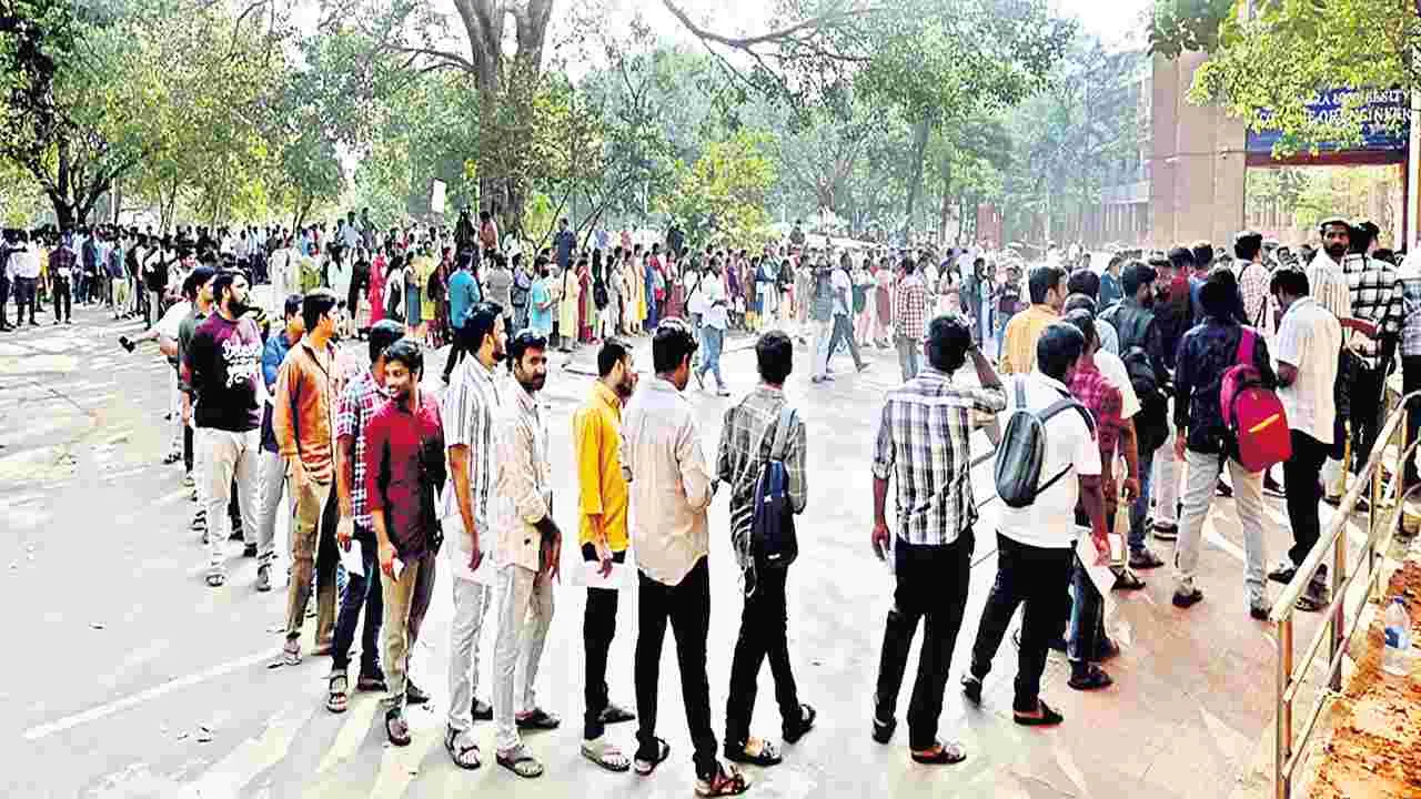 ప్రశాంతంగా గ్రూప్-2 పరీక్ష