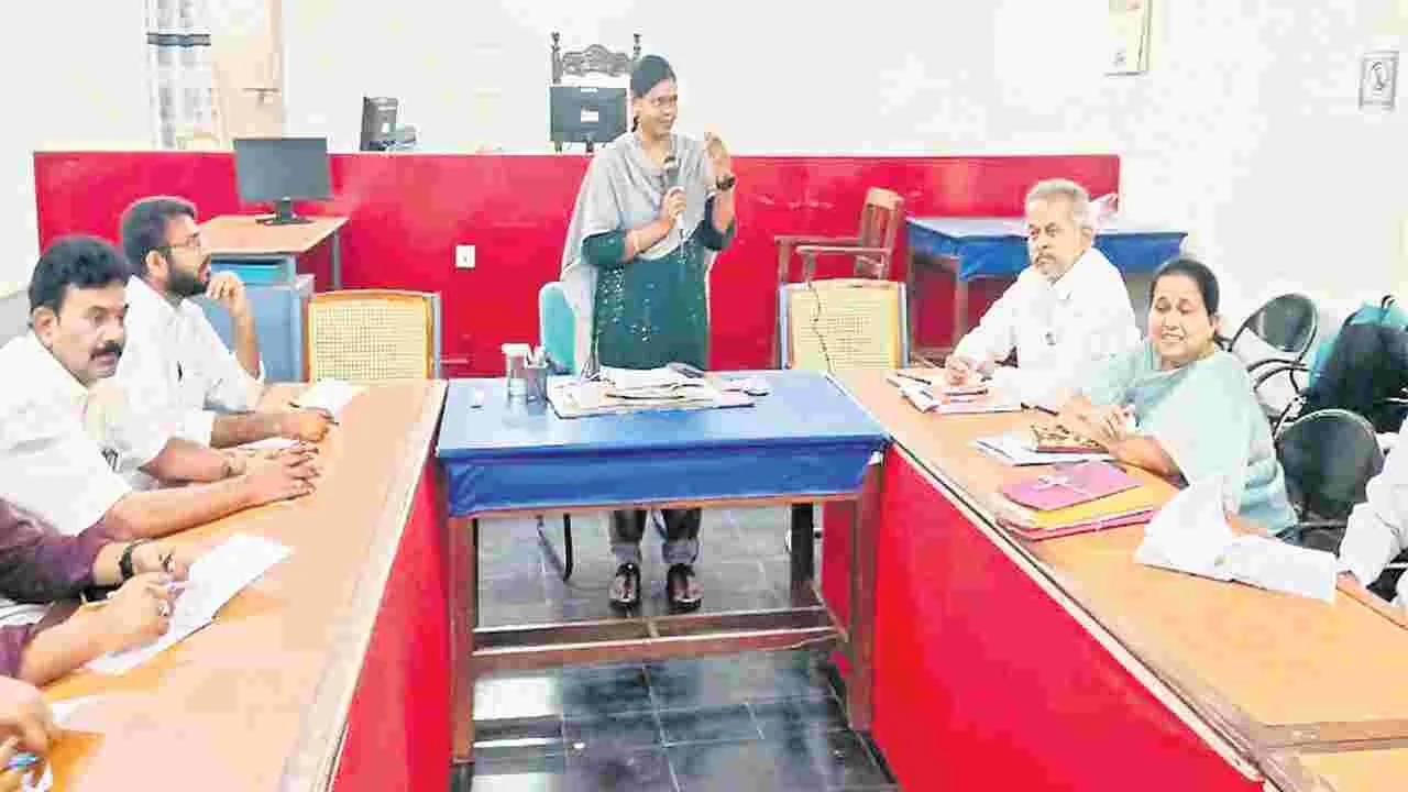 పారాలీగల్ వలంటీర్లకు శిక్షణ