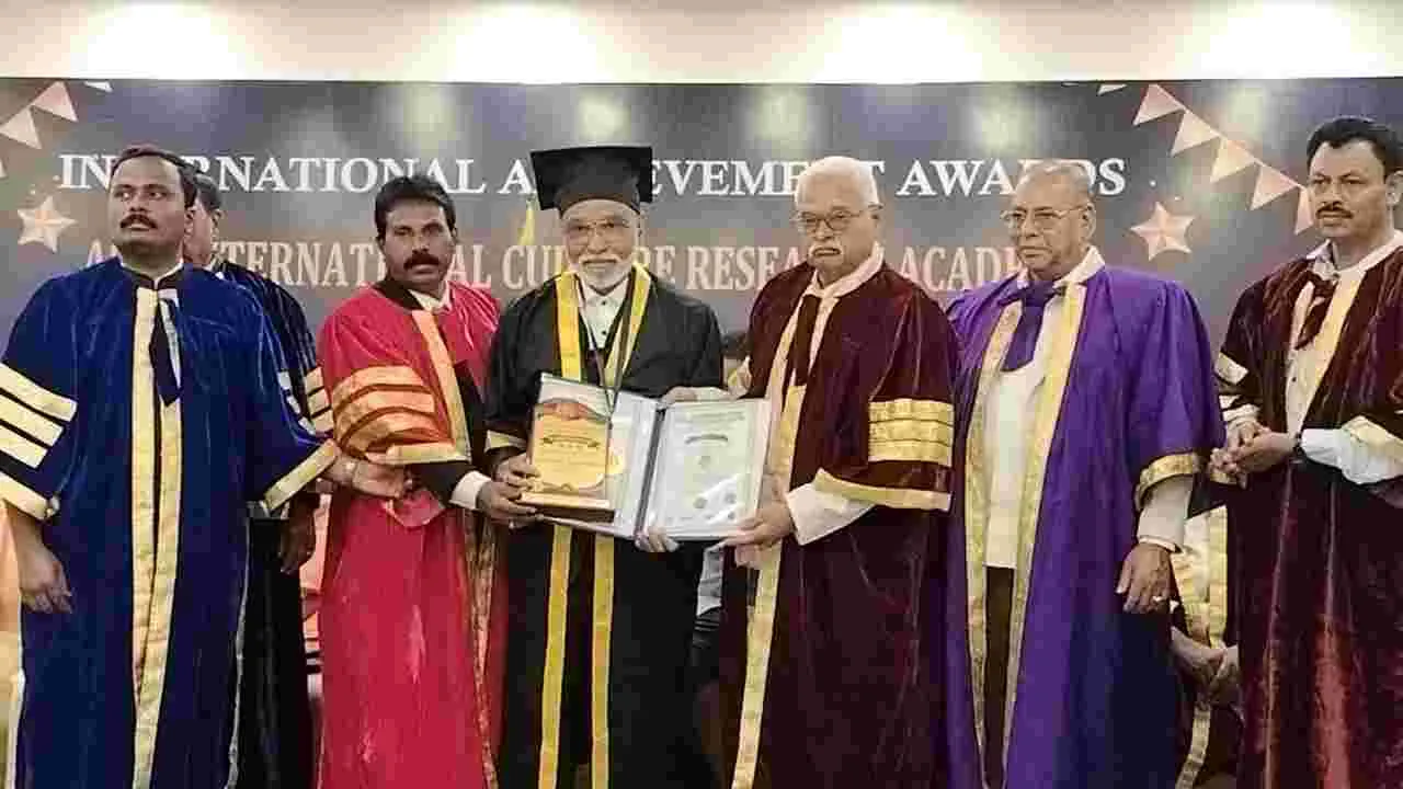 స్వర మాంత్రికుడు సలీంకు డాక్టరేట్ ప్రదానం
