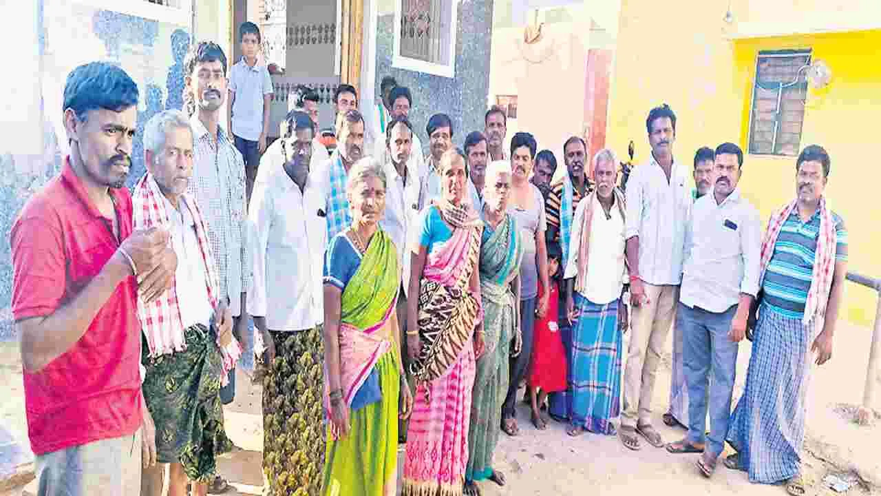 ఉపాధి పనులు కల్పించండి