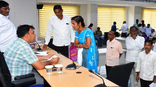 ప్రజావాణిలో ఫిర్యాదుల వెల్లువ..