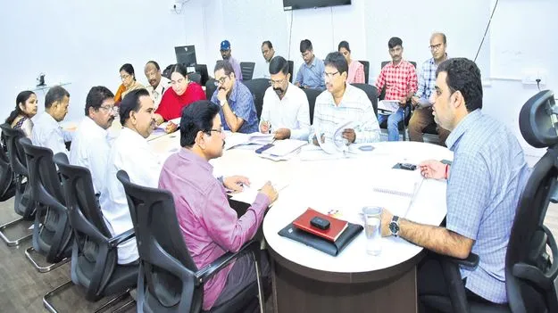 Collector స్వర్ణాంధ్ర పదిసూత్రాలు అమలు చేయాలి 