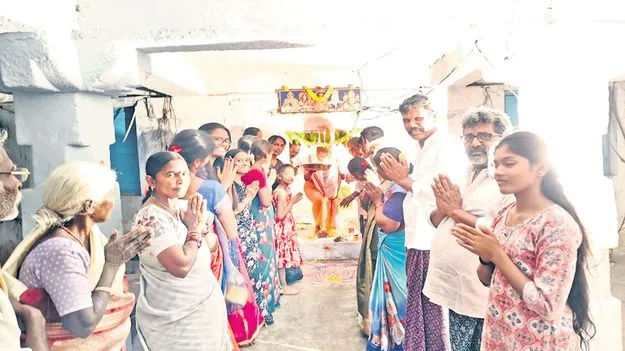 మఠంలో పూజలు ప్రారంభం