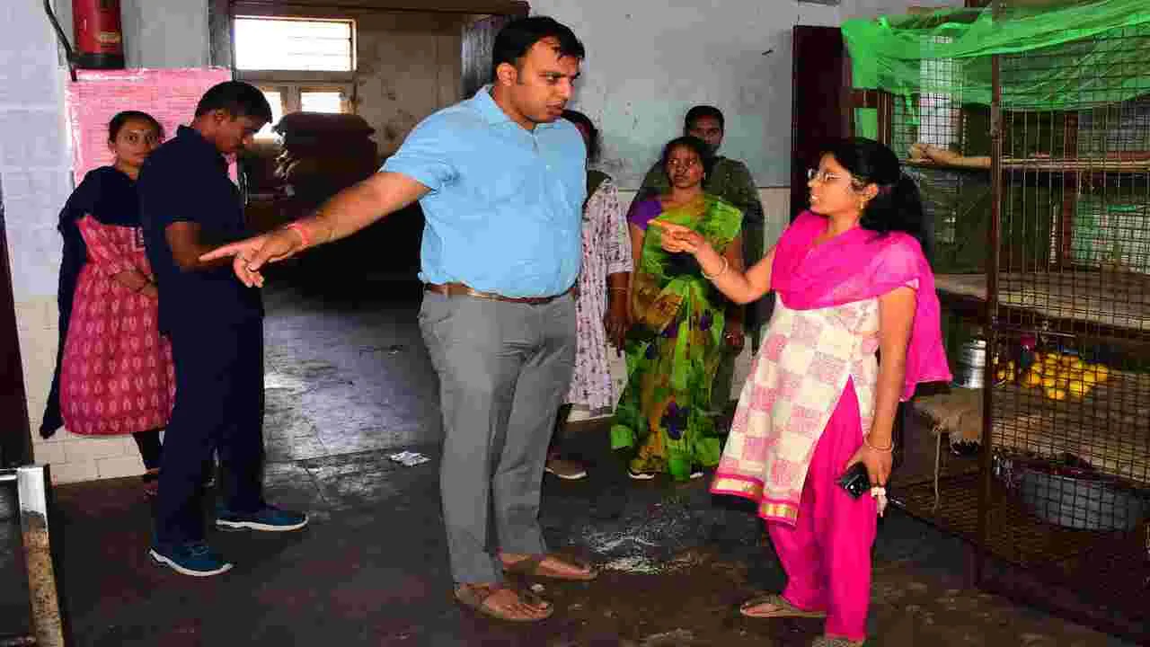 విద్యార్థులు ఉన్నత లక్ష్యంతో చదవాలి..