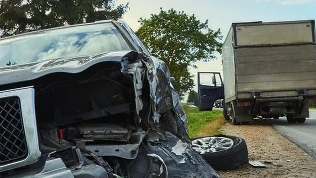 Accident: ఎస్‌యూవీ ట్రక్కు ఢీ.. ఏడుగురు మృతి, 14 మందికి గాయాలు