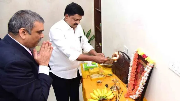 AP Budget 2025: ఏపీ బడ్జెట్.. మంత్రి పయ్యావుల ప్రత్యేక పూజలు