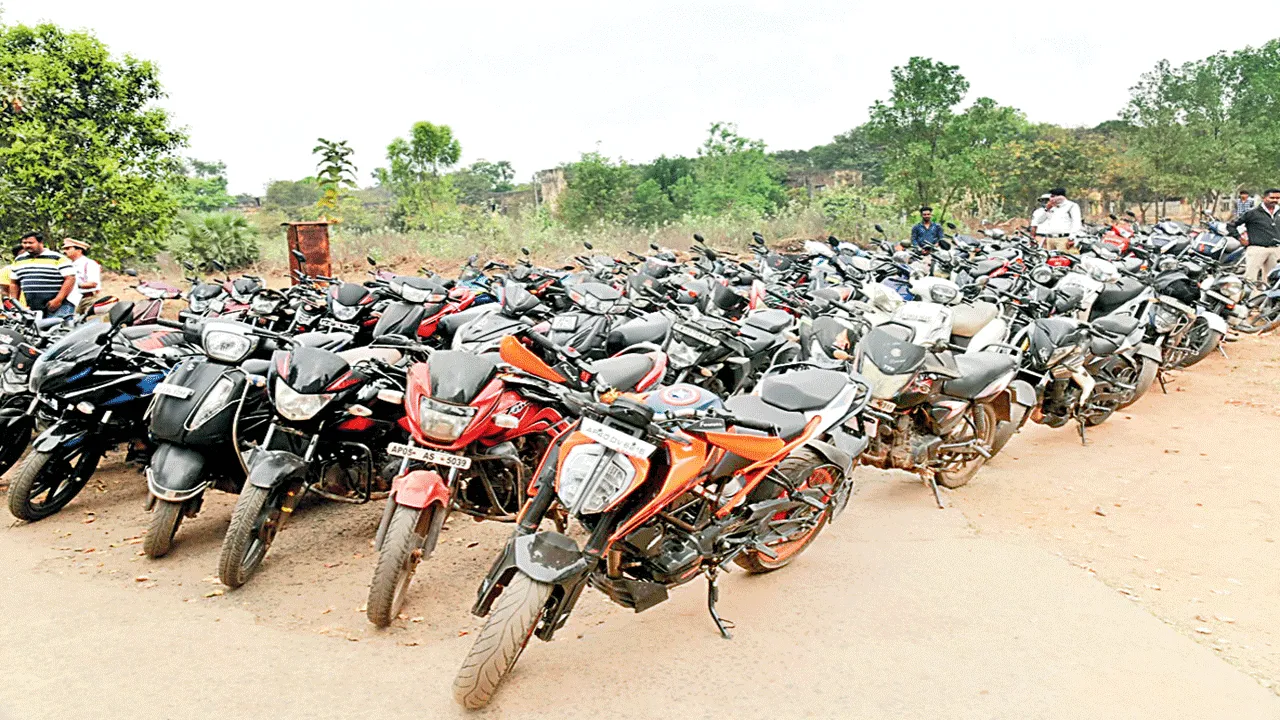 పోలీస్శాఖ డ్రోన్లతో స్పెషల్ డ్రైవ్